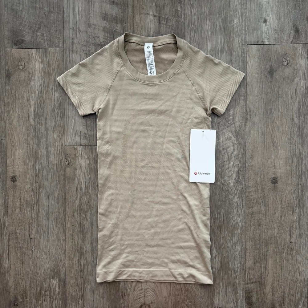 Lululemon Sheer Oak Swiftly Tech Short Sleeve 2.0 Top LW3DFMS Tan